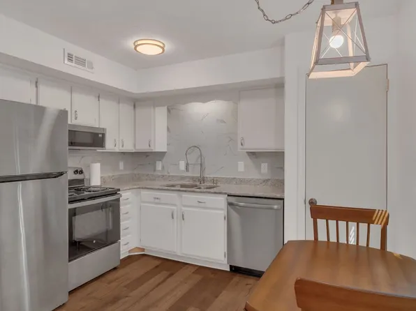 190 Edgewood Dr, Hendersonville, TN 37075