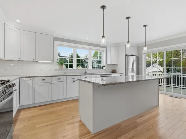 39 French St, Watertown, MA 02472