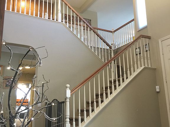4th image of 36876 Maxmillian Ave