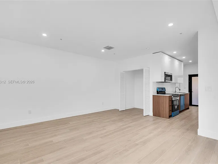 1037 NW 2nd St #2B2 — Photo 7