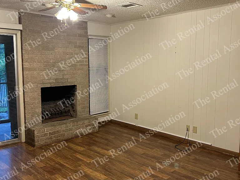 1705 Broadway Ave — Photo 2