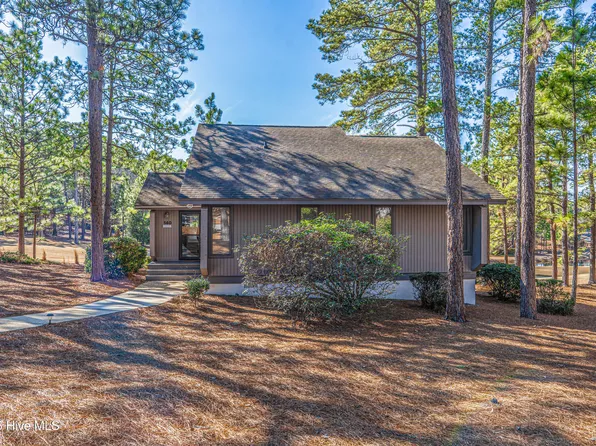 140 Barton Hills Court, Pinehurst, NC 28374