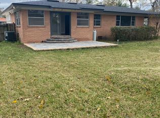 2132 Holly Leaf Ln, Orange Park, FL 32073