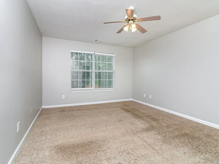 1240 Chris Lake Dr — Photo 12