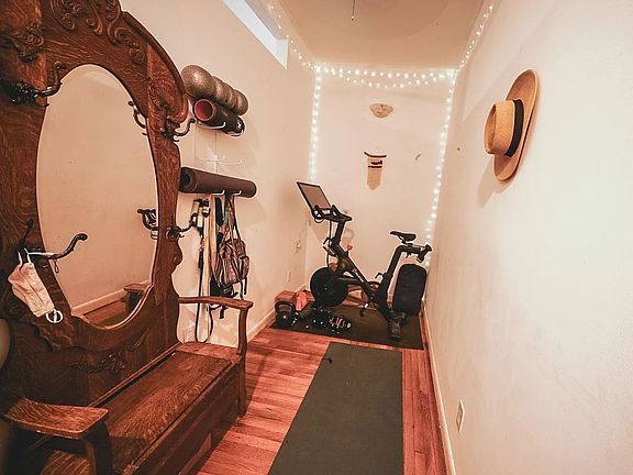 3rd image of 12 Braemore Rd #3