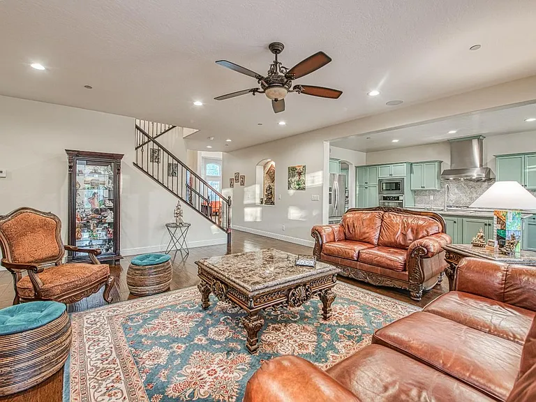10509 N Sierra Vista Ave — Photo 20