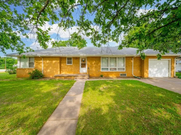 609 N Merchant St, Belle Plaine, KS 67013