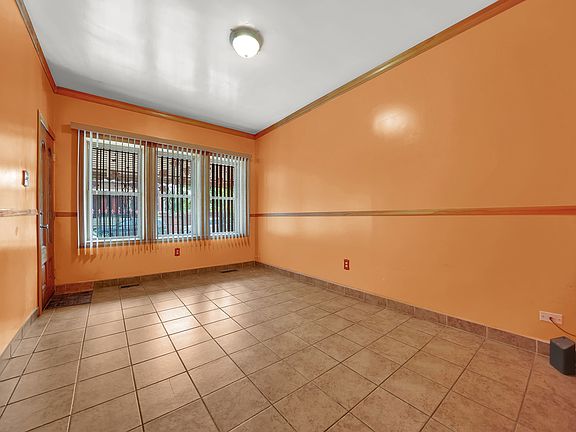 5th image of 2238 S California Ave
