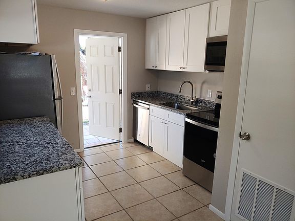 3rd image of 261 S 4th St #261