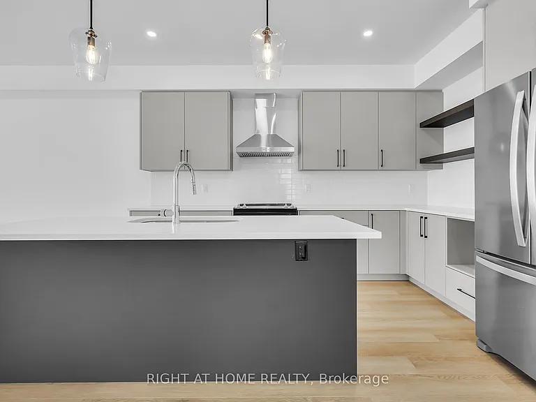 3550 Emily Carr Ln — Photo 7