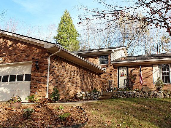 2nd image of 1373 Crescent Ct