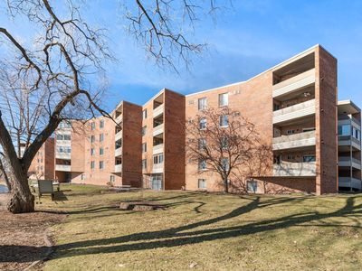 329 Geneva Ave N APT 402, Oakdale, MN, 55128