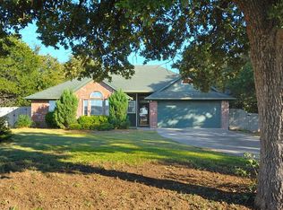 104 Fawn Ct, Weatherford, TX 76088