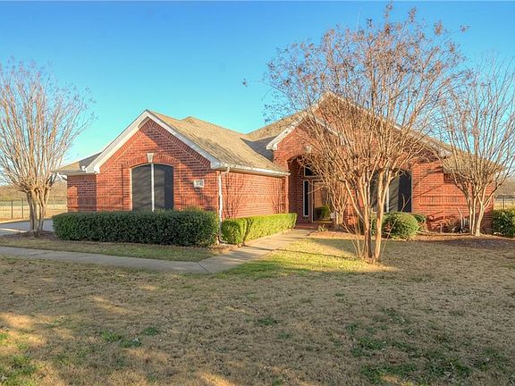 2nd image of 106 Waterwood Cir