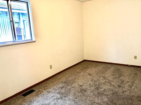 5th image of 628 Forest Rose Ave