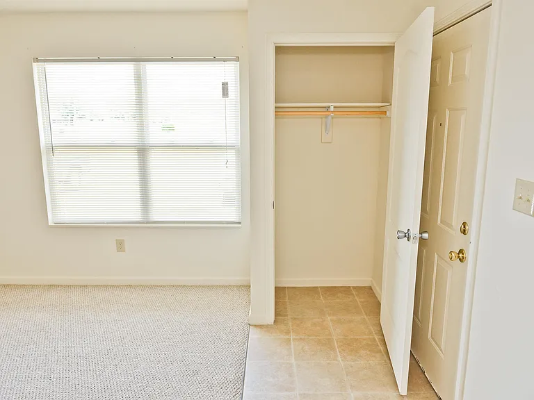 1825 Wichman Ln — Photo 22