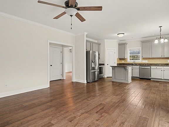 5th image of 7250 Sandcastle Ln