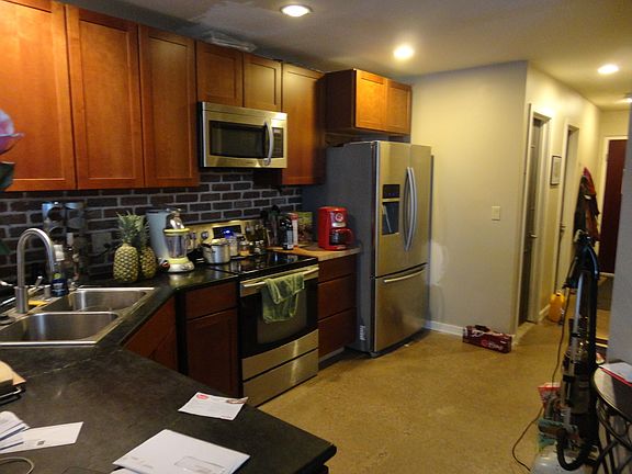 3rd image of 1015 W Huron St APT 01