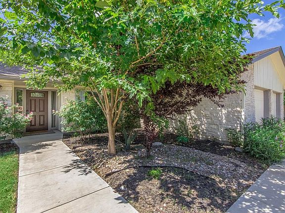 3rd image of 7207 Meadowood Dr