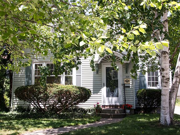 3rd image of 745 Lockwood St NE