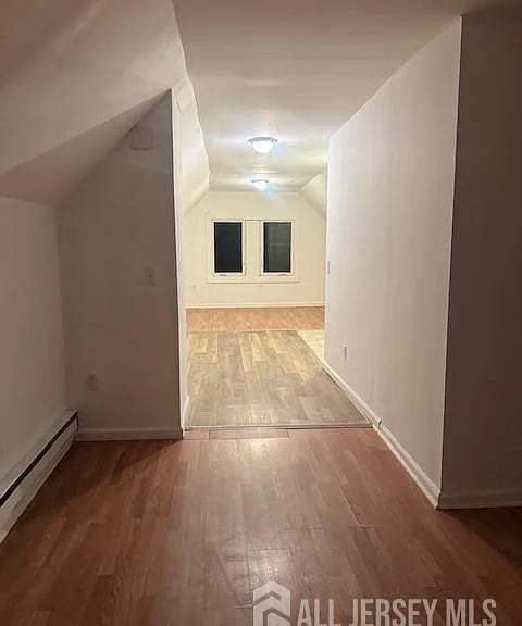 537 S Park St — Photo 6