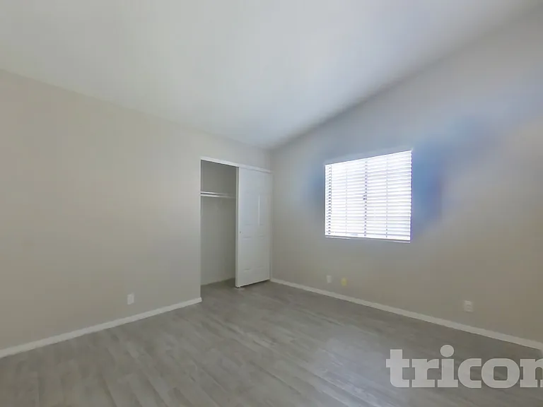 1464 E Rosemonte Dr — Photo 12