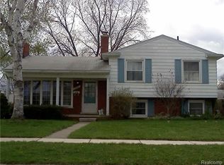 29563 Linda St, Livonia, MI 48154
