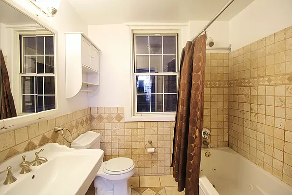 Rented by Julianna Realty Corp | media 32