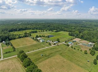 206 Lee Rd, Grove City, PA 16127