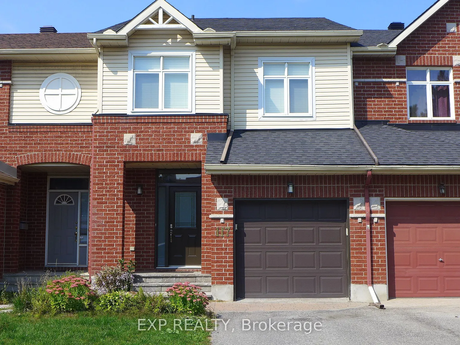 4 bed, $2,800 — Photo 2