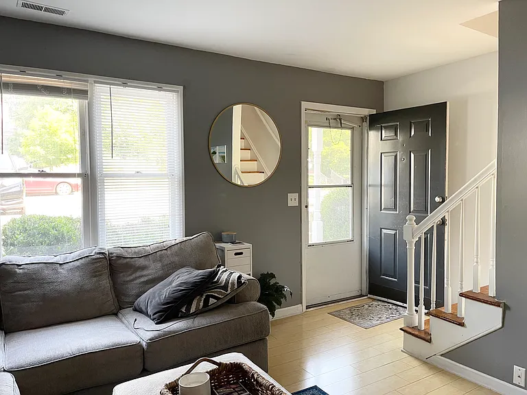 1600 Collegeview Ave — Photo 3
