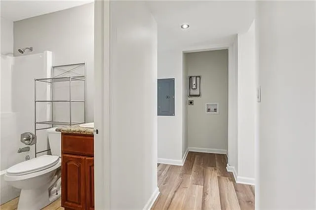 723 Adams St #301 — Photo 12