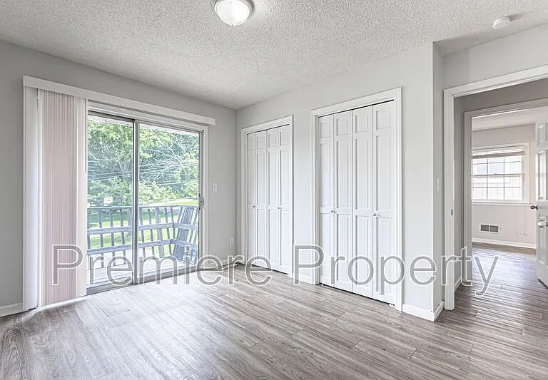 4329 Sterling Ave — Photo 5