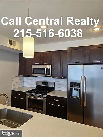 2 bed, 1.5 bath, 1116 sqft, $2,300 — Photo 4