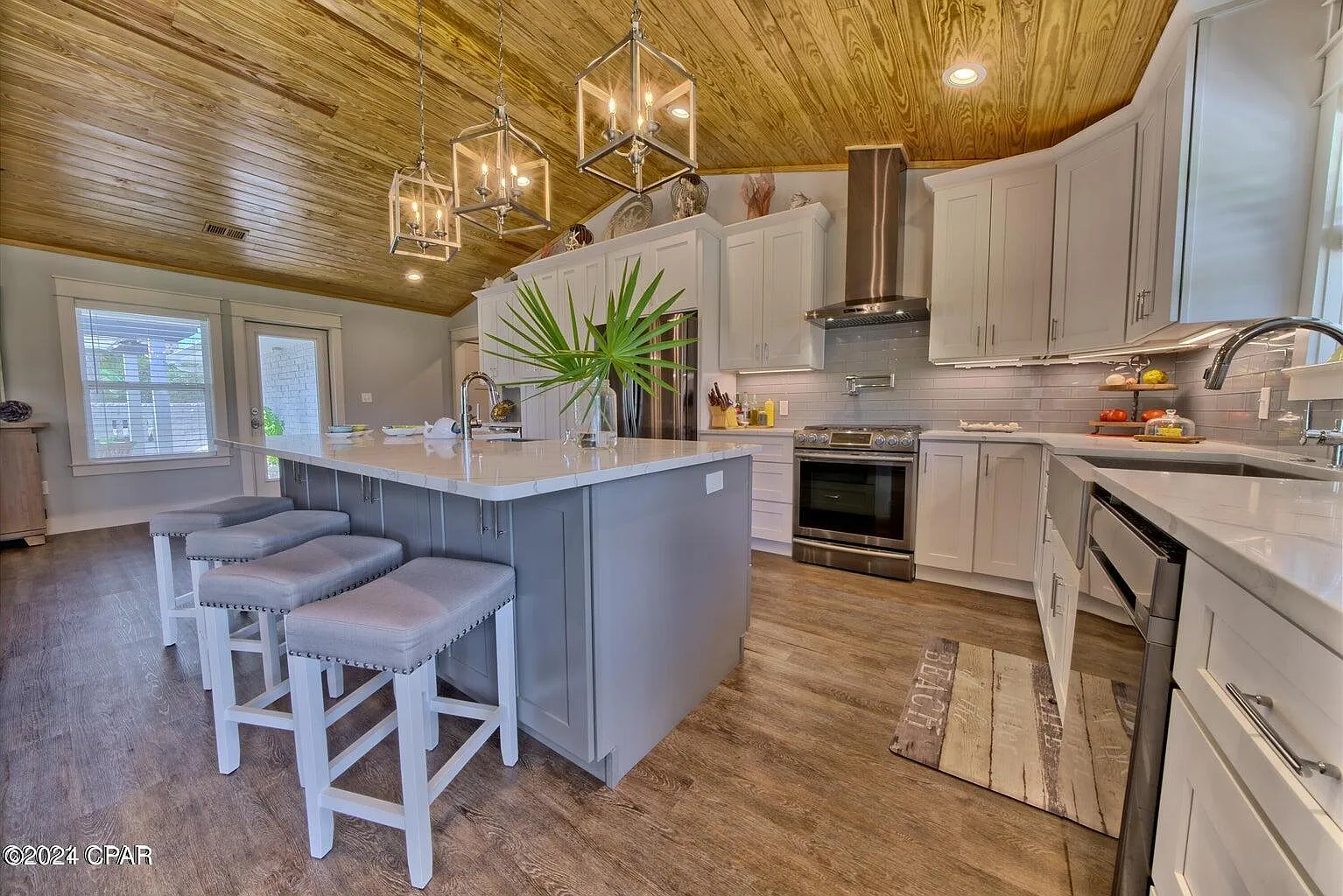 4 bed, 2419 sqft, $3,495 — Photo 3