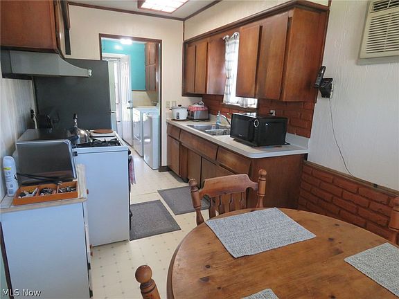 4th image of 533 Willow Park Rd