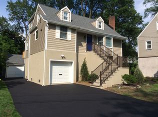 306 Riverside Dr, Cranford, NJ 07016