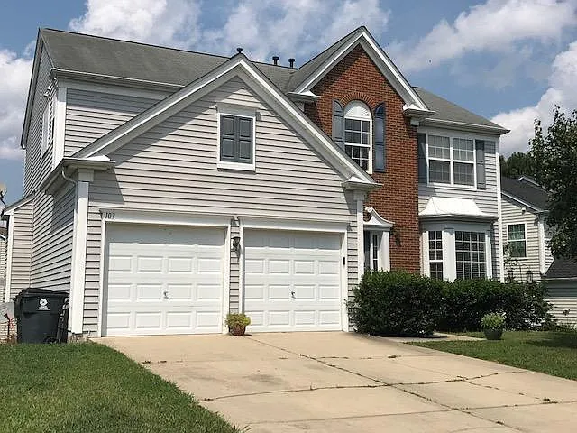 4 bed, 2.5 bath, 2350 sqft, $2,500 — Photo 1