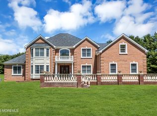 17 Diamond Hill Rd, Marlboro, NJ 07746