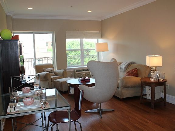 3rd image of 261 W 112th St APT 6A