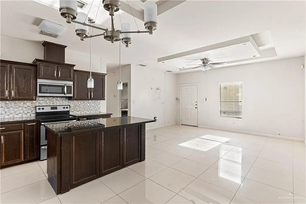 2 bed, 2.0 bath, 1120 sqft, $1,100 — Photo 4