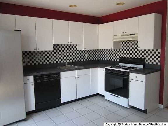 2nd image of 76 Millstone Ct