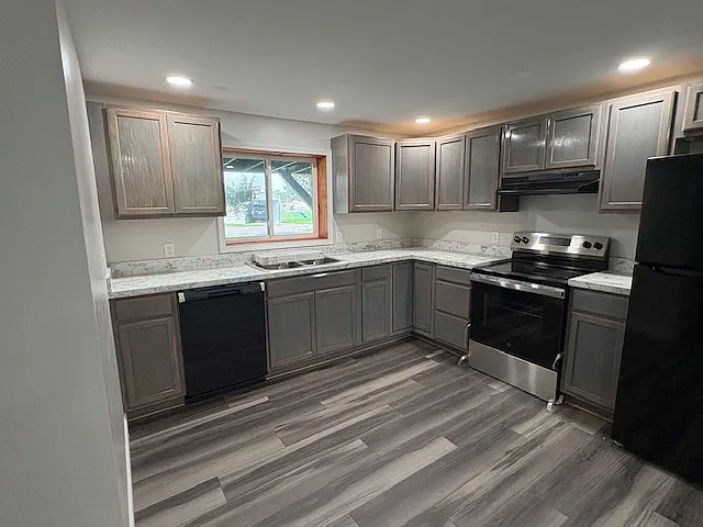 2 bed, 1200 sqft, $1,325 — Photo 2