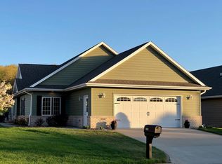 934 Charles Ct, Onalaska, WI 54650