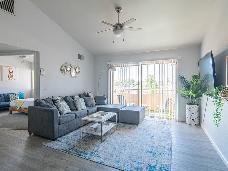 8055 E Thomas Rd — Photo 25