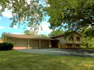 8160 Clockview Rd, Rockford, IL 61108