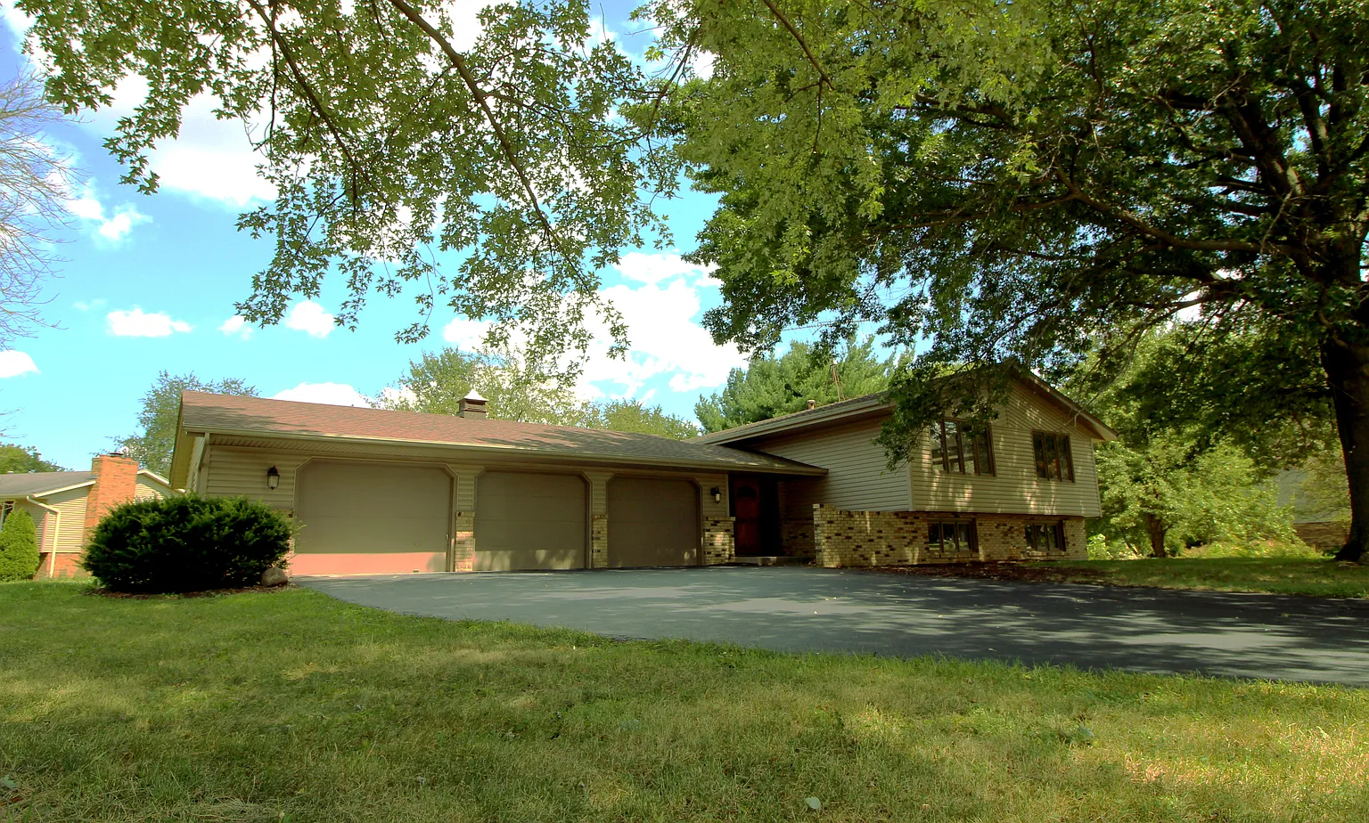 8160 Clockview Rd photo 1