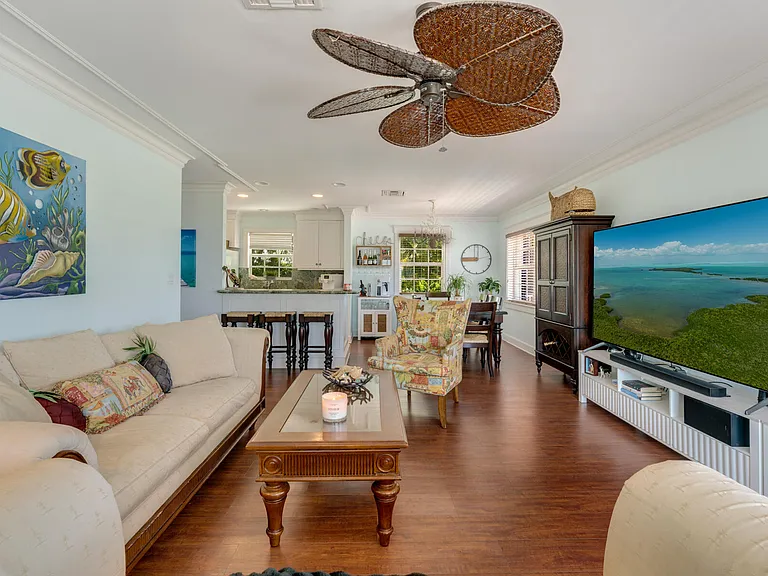 235 W Seaview Cir — Photo 33