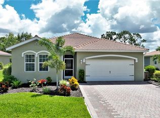 3232 Birch Tree Ln, Alva, FL 33920