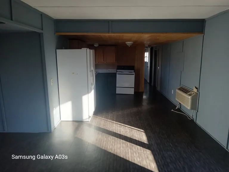 90 Dorothy Ln — Photo 6